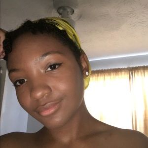 Meet your Posher, Briana